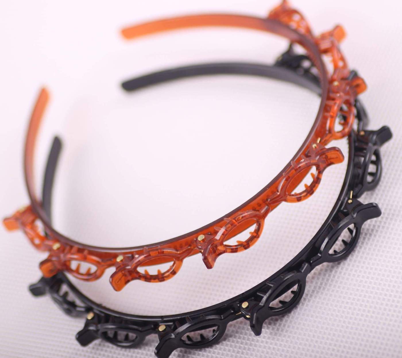 1+3 Gratis | BraidedGlow™ | Geflochtenes Stirnband – Stilvoller Halt mit unsichtbaren Klammern für jeden Tag |
