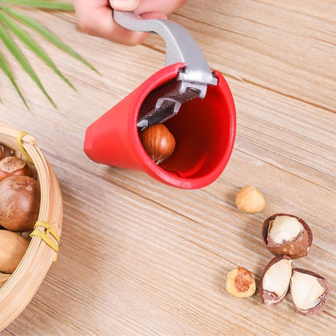 1+1 Gratis | EasyNut™ - Knackt jede Nuss mit minimalem Kraftaufwand