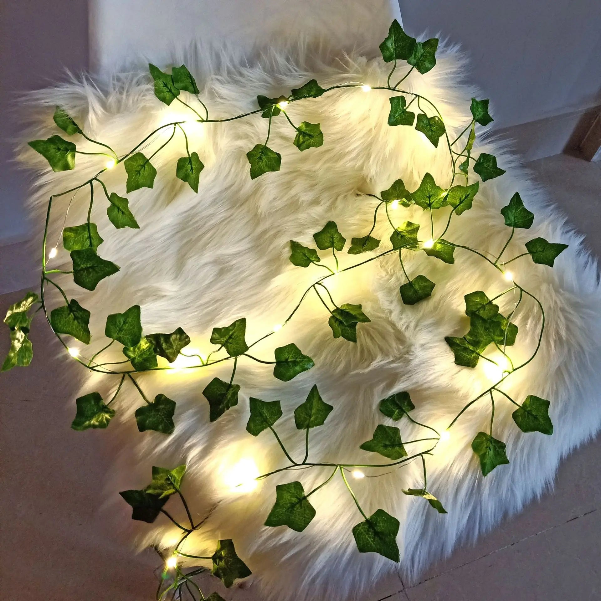 1+1 GRATIS | LumiVine™ | Leuchtende Efeu-Lichterkette