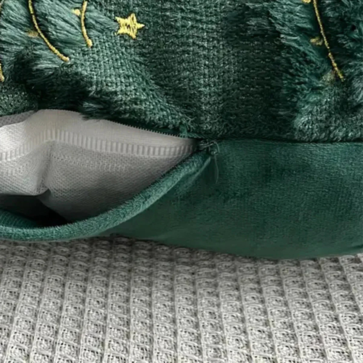 50% Rabatt | NordicPine™ | Weihnachts-Kissenbezug in Smaragdgrün mit goldenen Sternen für festliche Deko