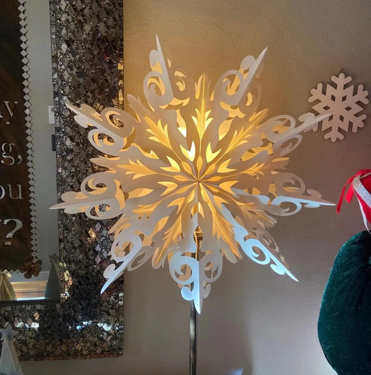 SchneeflockenLaterne™ |Weihnachtslaterne – Elegantes Licht für Winterabende