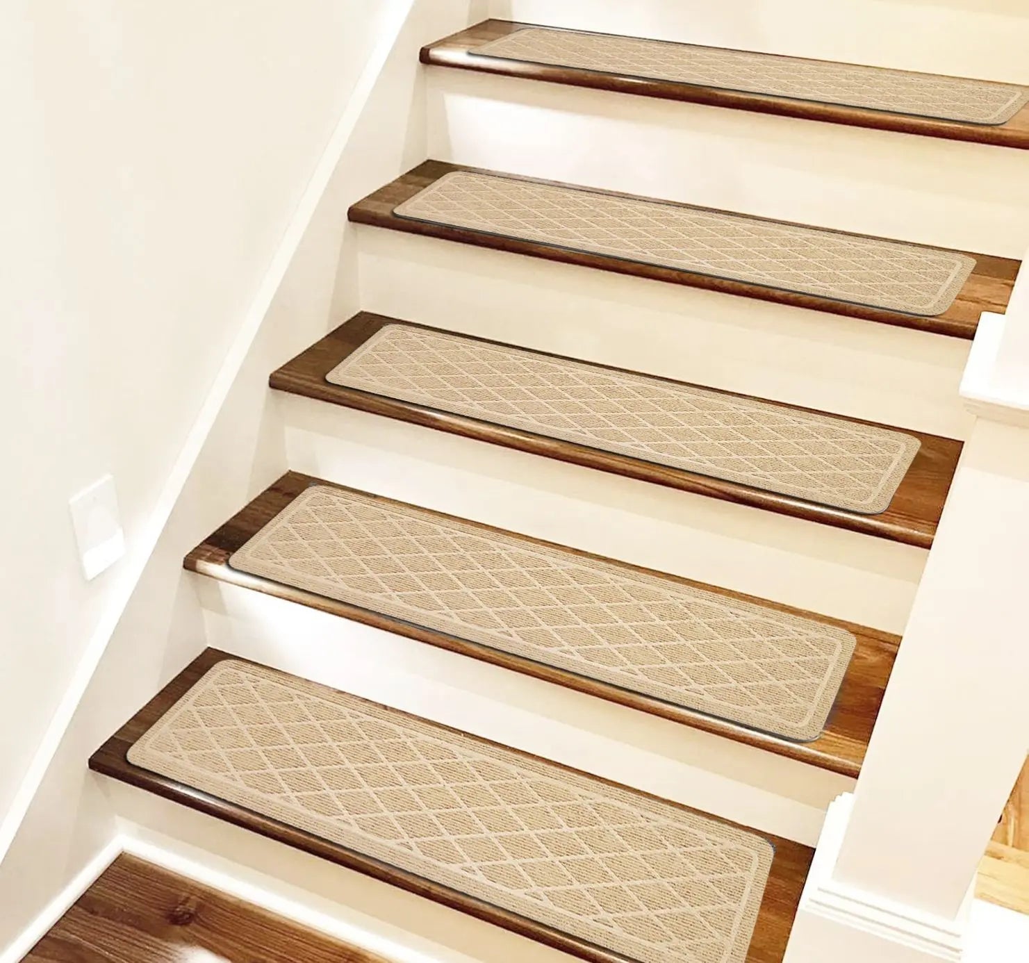GripSteady™ | Trittschutzfolie für Treppen — Sicherheit bei jedem Schritt