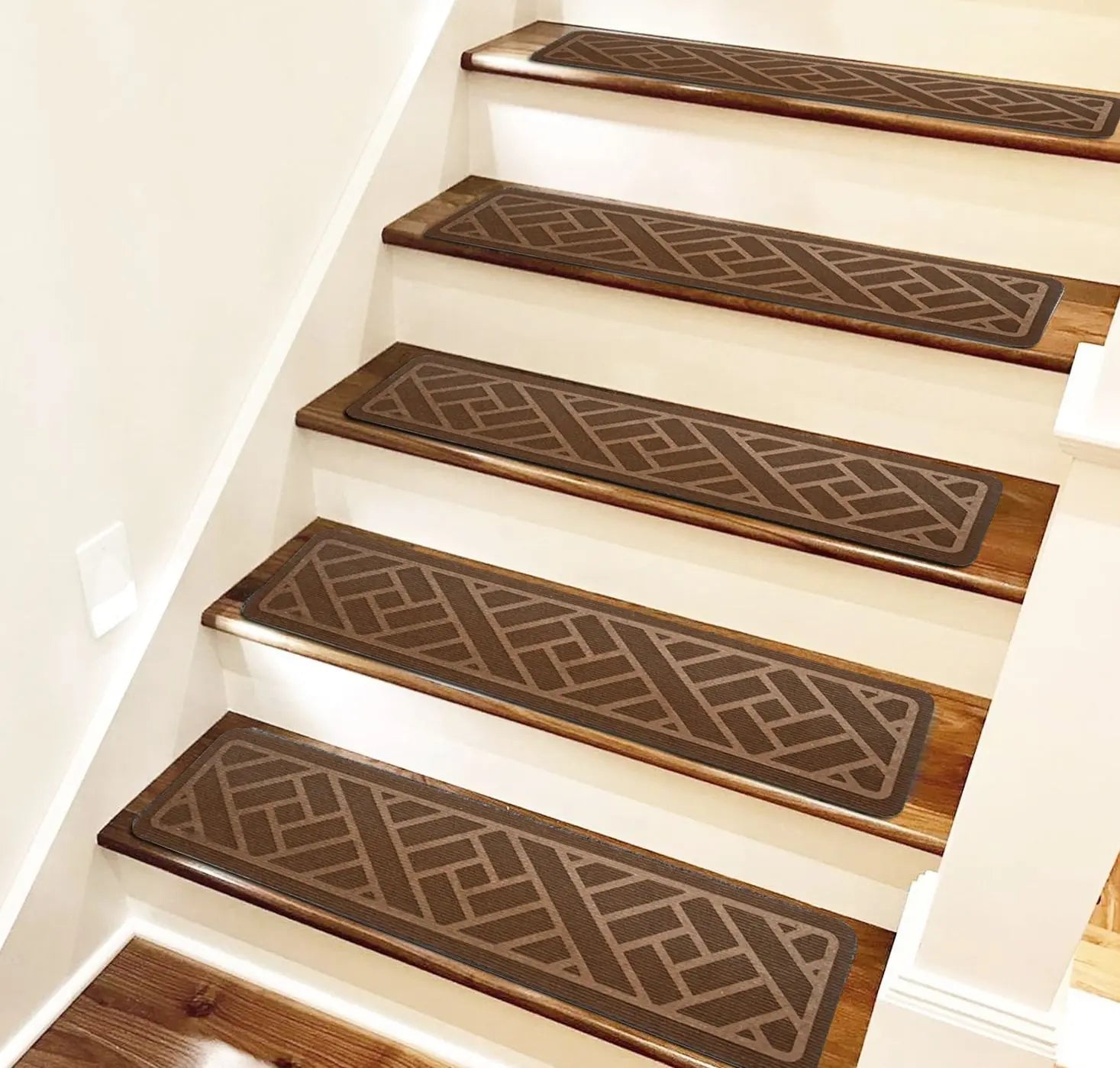GripSteady™ | Trittschutzfolie für Treppen — Sicherheit bei jedem Schritt