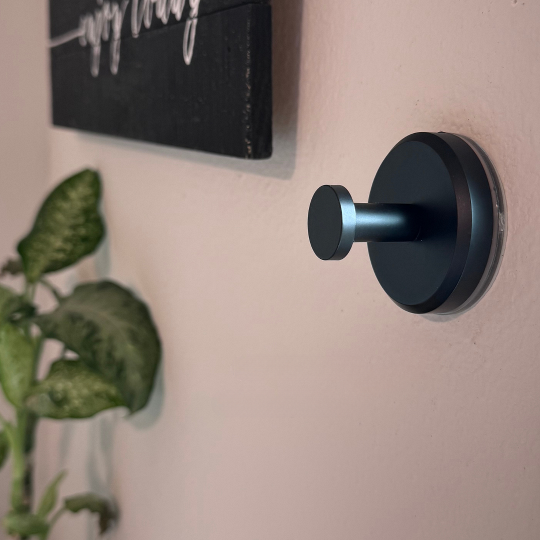 UltraGrip | Ultra-klebender Saug-Haken, nach Belieben repositionierbar.