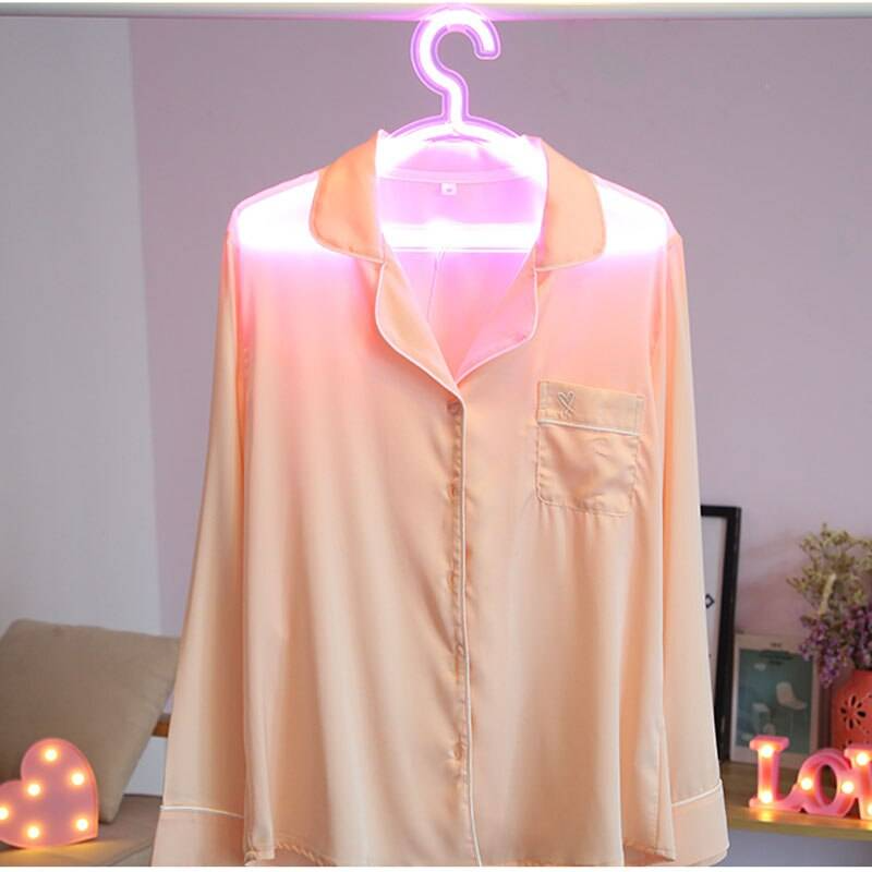 GlowHanger™ | Neon-Kleiderbügel für Einen Leuchtenden Kleiderschrank