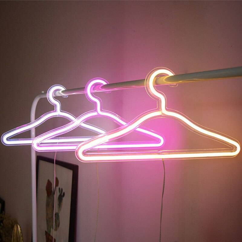 GlowHanger™ | Neon-Kleiderbügel für Einen Leuchtenden Kleiderschrank