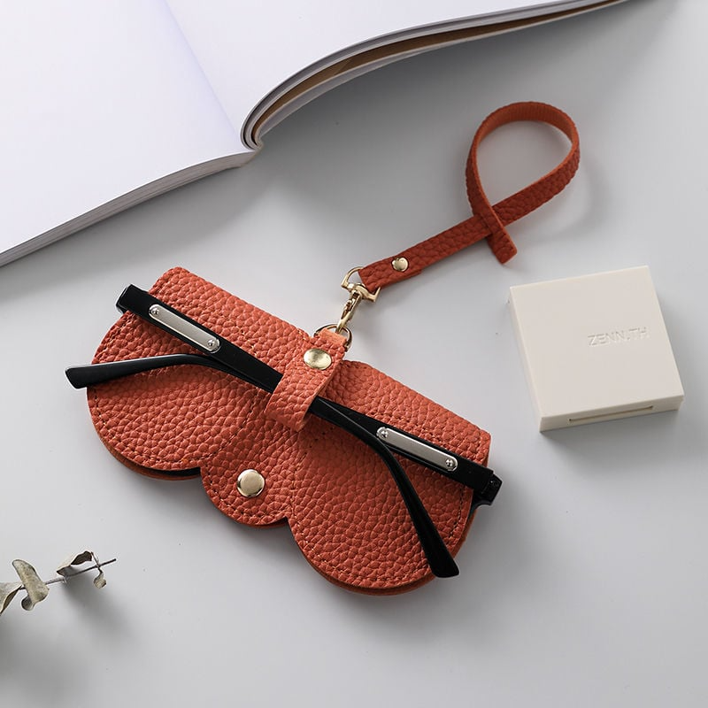 1+1 Gratis! | SleekLens™ | Brillenetui aus weichem Leder | Schützend. Stylisch. Tragbar