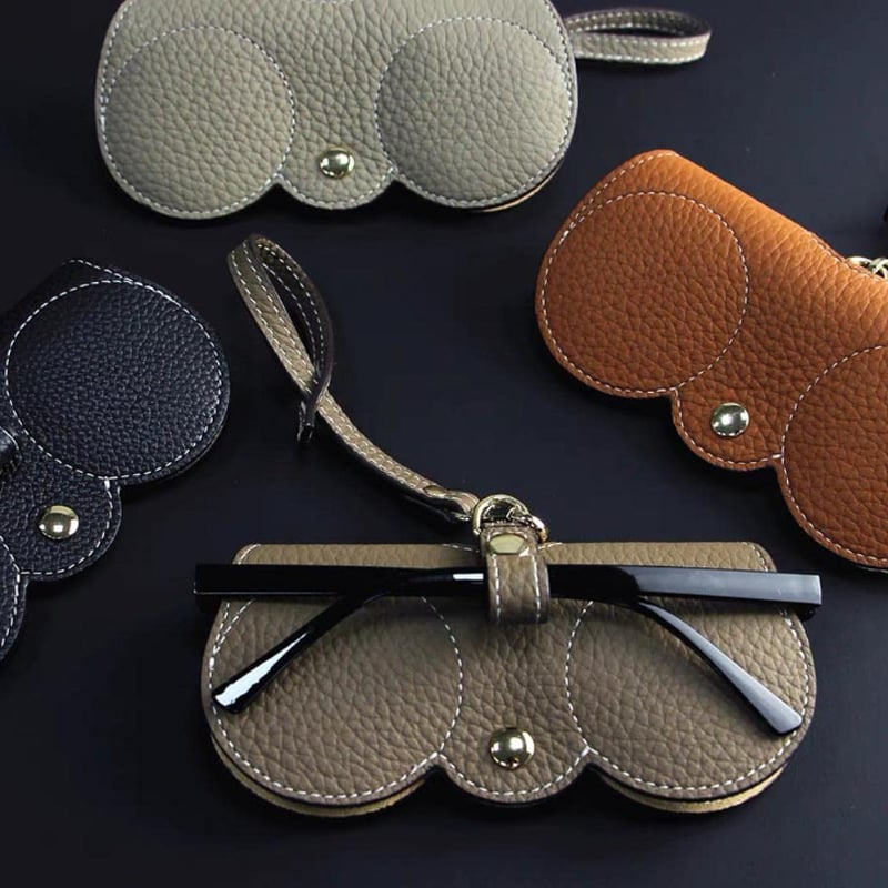 1+1 Gratis! | SleekLens™ | Brillenetui aus weichem Leder | Schützend. Stylisch. Tragbar